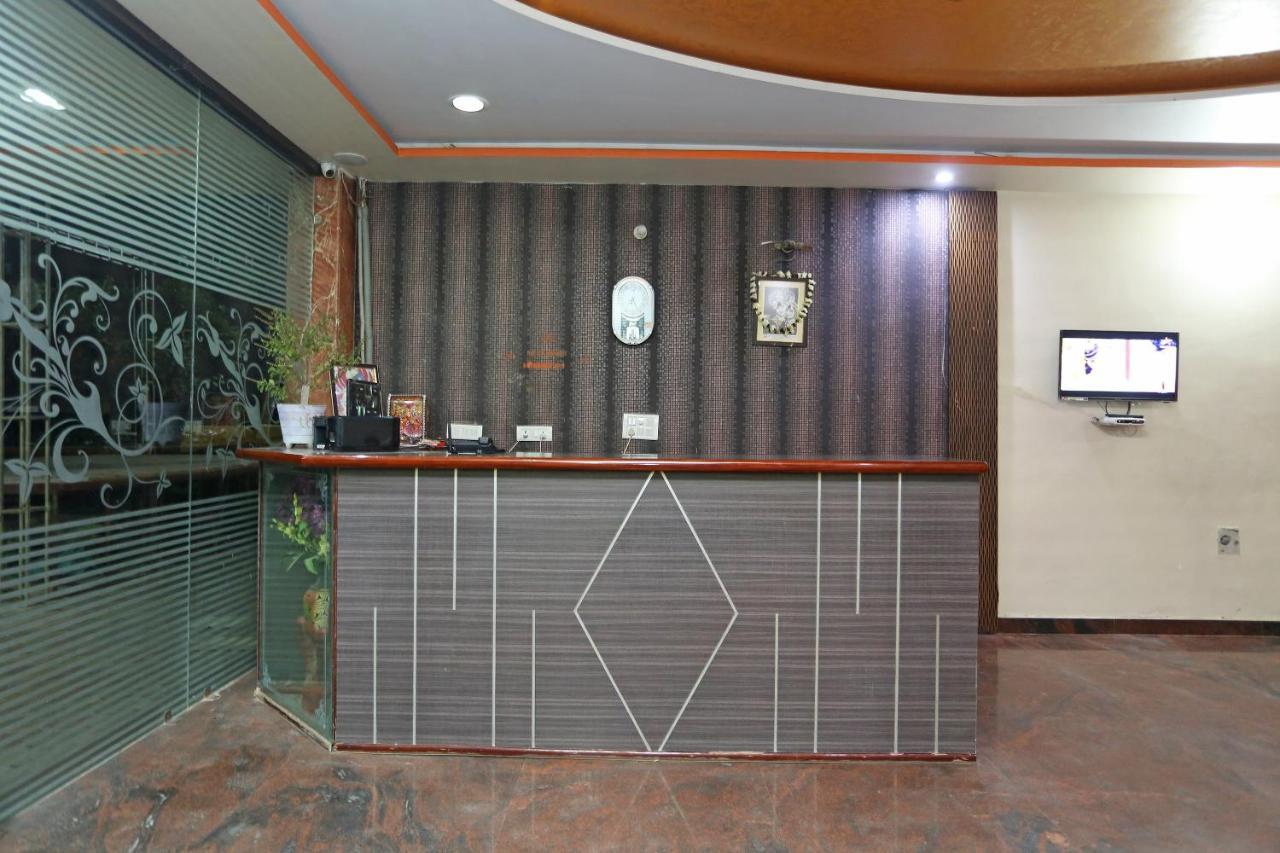 Oyo Hotel Krishna Greens Mathura Bagian luar foto